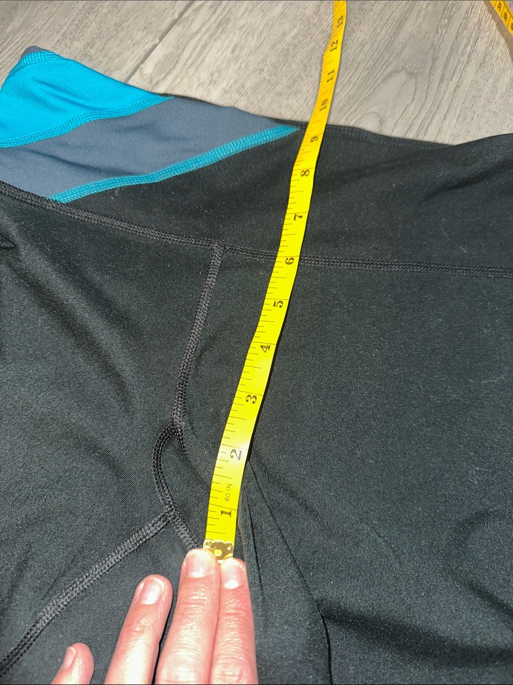 Under amour Black Active Leggings pink, teal and black size medium (3) - Picture 8 of 9